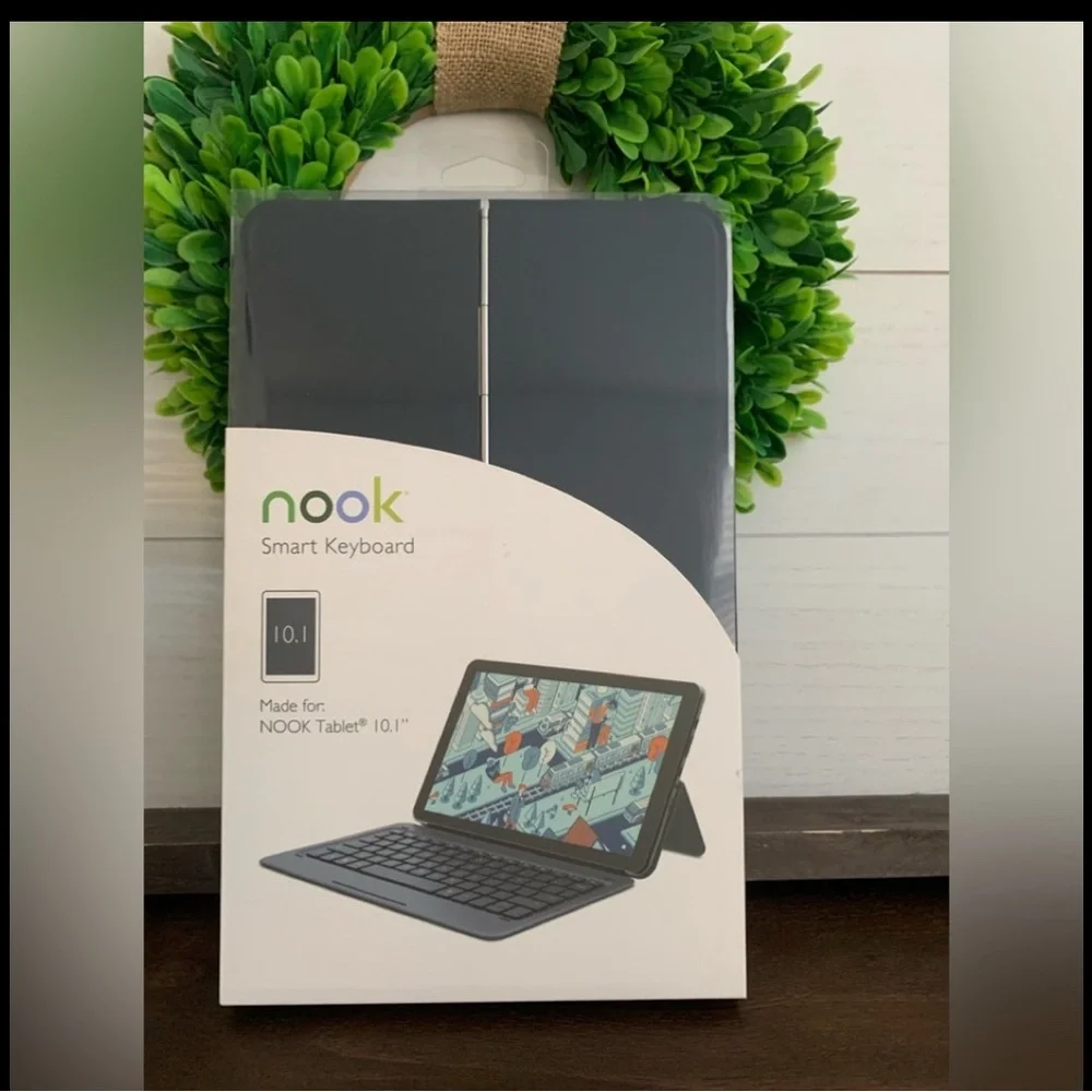 Nook 10.1 Smart Keyboard (navy blue) New in package